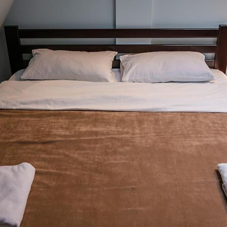 Gar'Is Hostel Львов Экстерьер фото