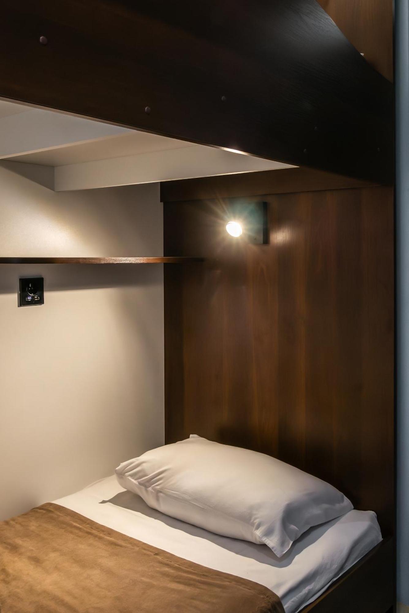 Gar'Is Hostel Львов Экстерьер фото