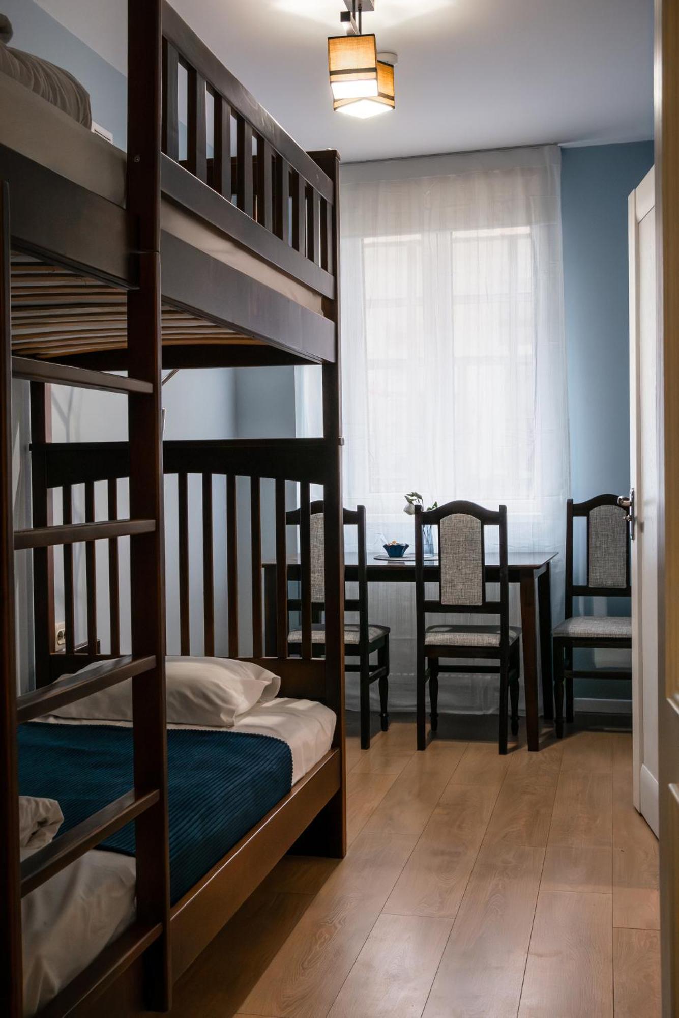 Gar'Is Hostel Львов Экстерьер фото