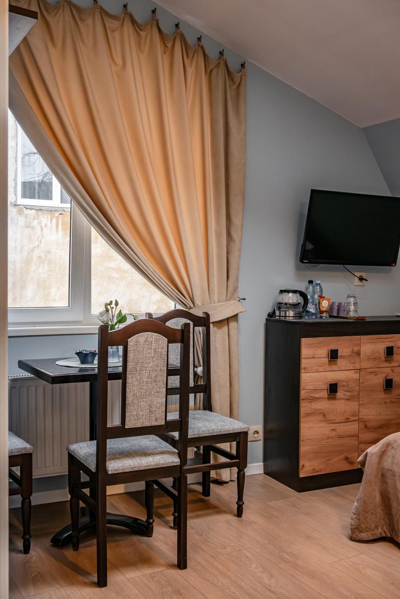 Gar'Is Hostel Львов Экстерьер фото