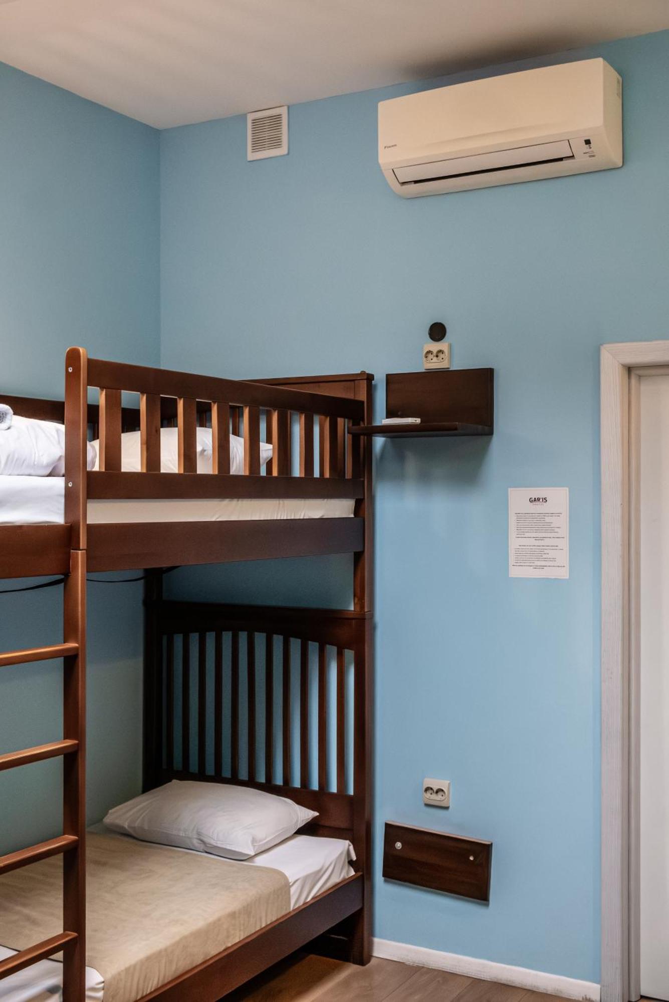 Gar'Is Hostel Львов Экстерьер фото