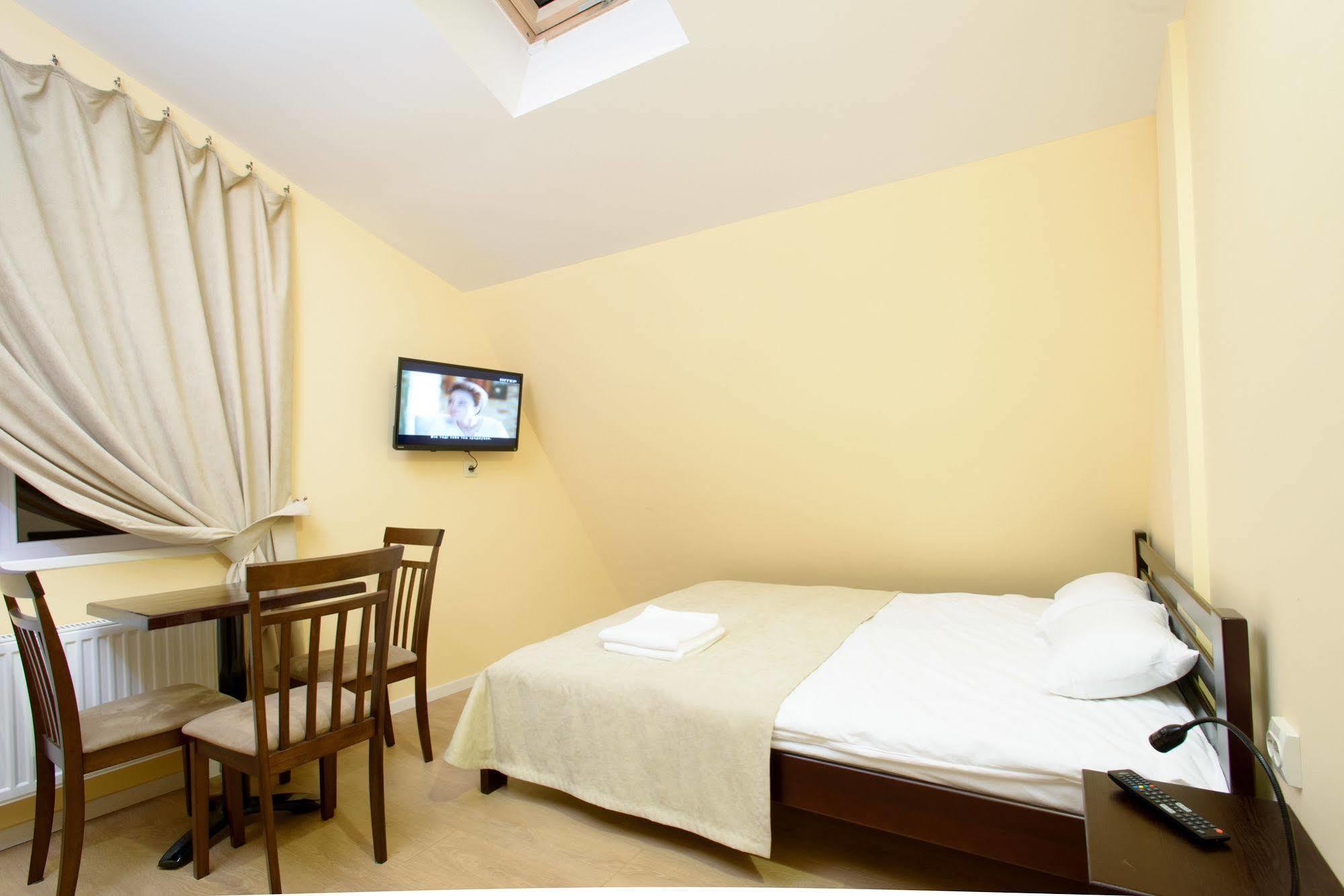 Gar'Is Hostel Львов Экстерьер фото
